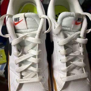 Women’s Nike Court Legacy size US 8, only worn twice